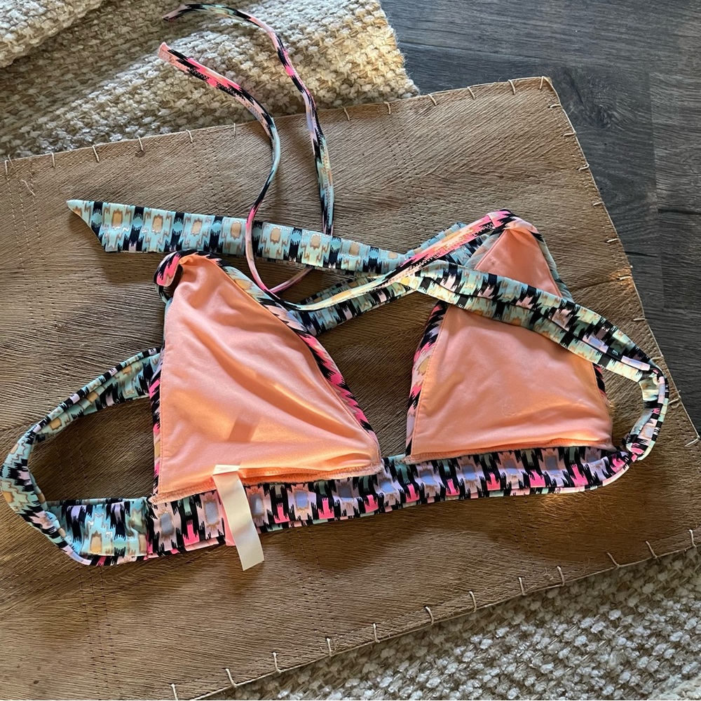 Victorias Secret Ikat Foil Print Plunge Halter Bikini Top Multicolor Sz Small - Picture 4 of 5